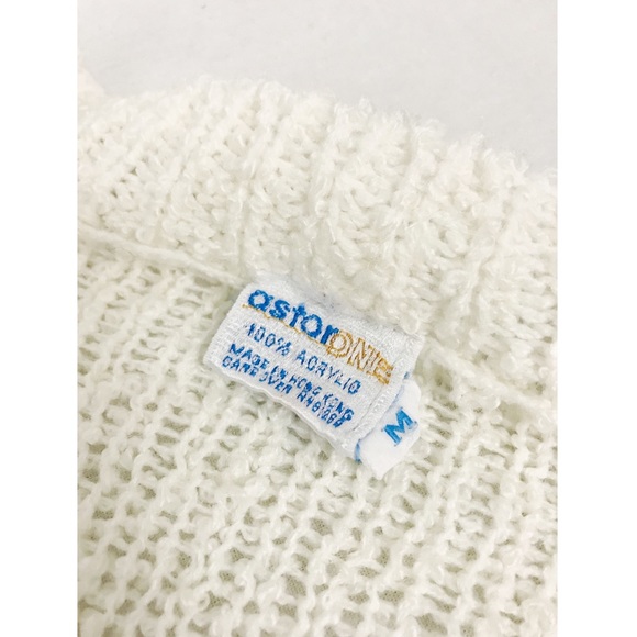 Vintage V-Neck Knit Sweater in Ivory | Size M - Picture 12 of 12